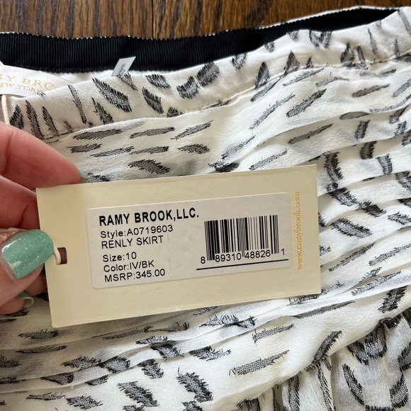 NEW $345 Ramy Brook Women's Textured Leopard Renly Mini Skirt silk size 10 - Picture 3 of 8